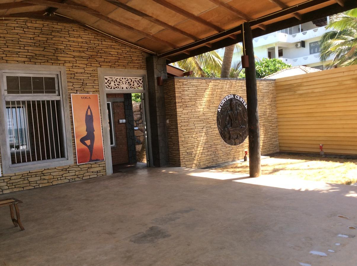 Oasey Ayurveda Hotel Bentota Bagian luar foto