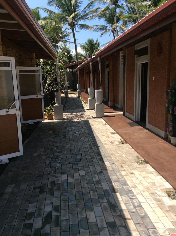 Oasey Ayurveda Hotel Bentota Bagian luar foto