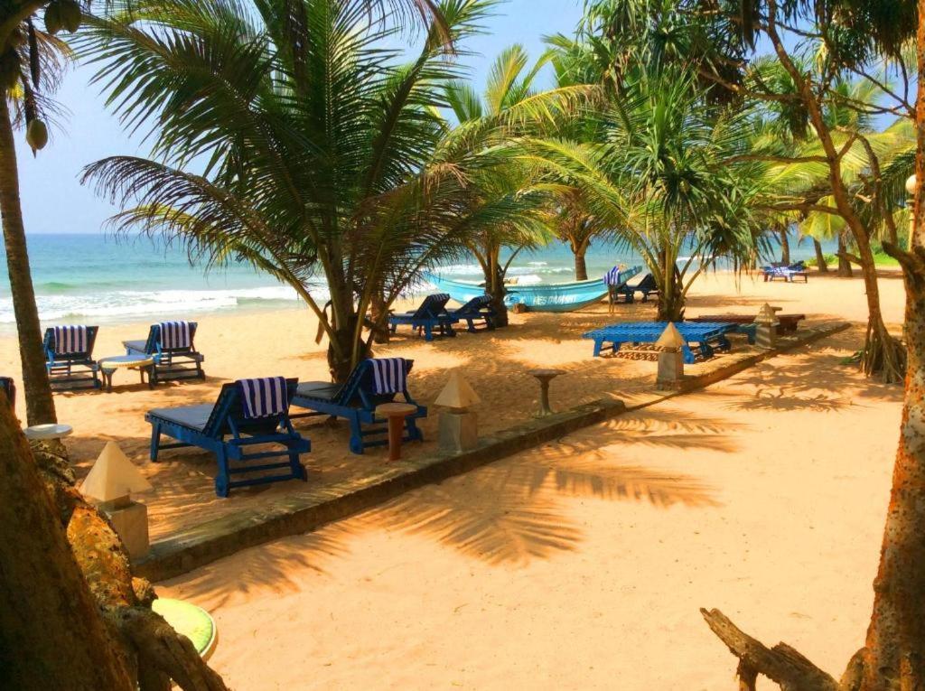 Oasey Ayurveda Hotel Bentota Bagian luar foto
